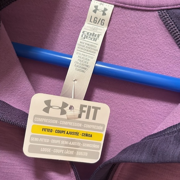 Under Armour Sweatshirt Women's L Purple Pullover Hiking Activewear - Picture 3 of 4